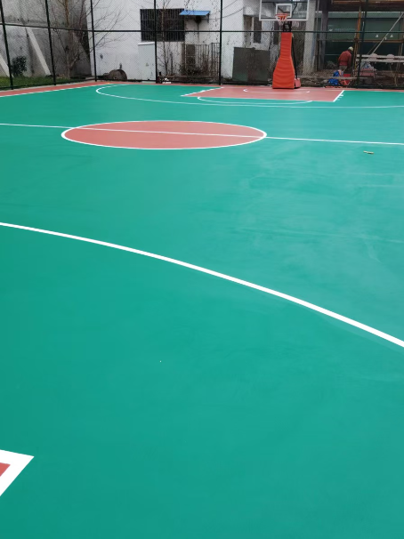 江安 球场长期使用易出现地面开裂